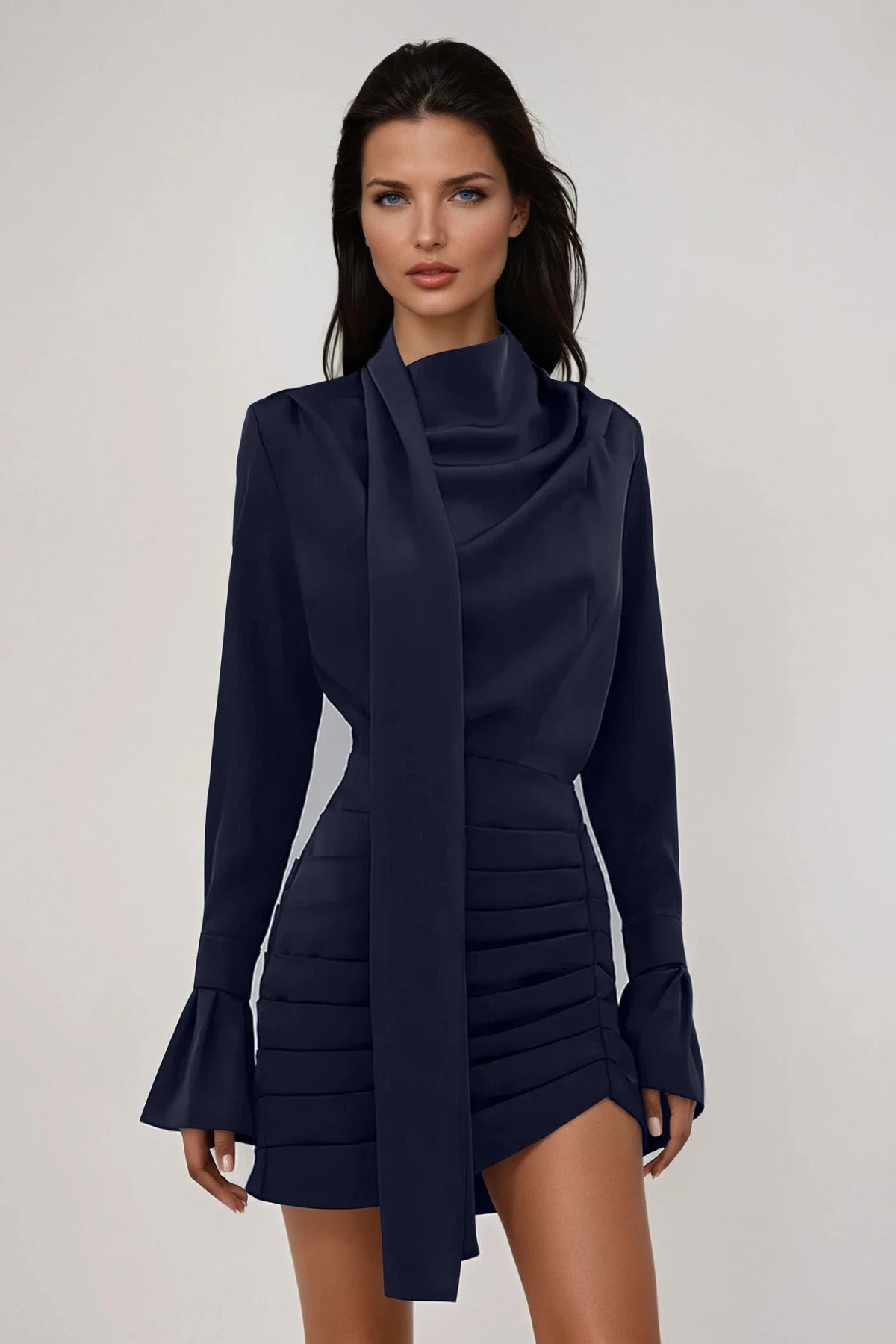 Elegantna Marelle - Satin Mini Haljina s Detaljima Šal