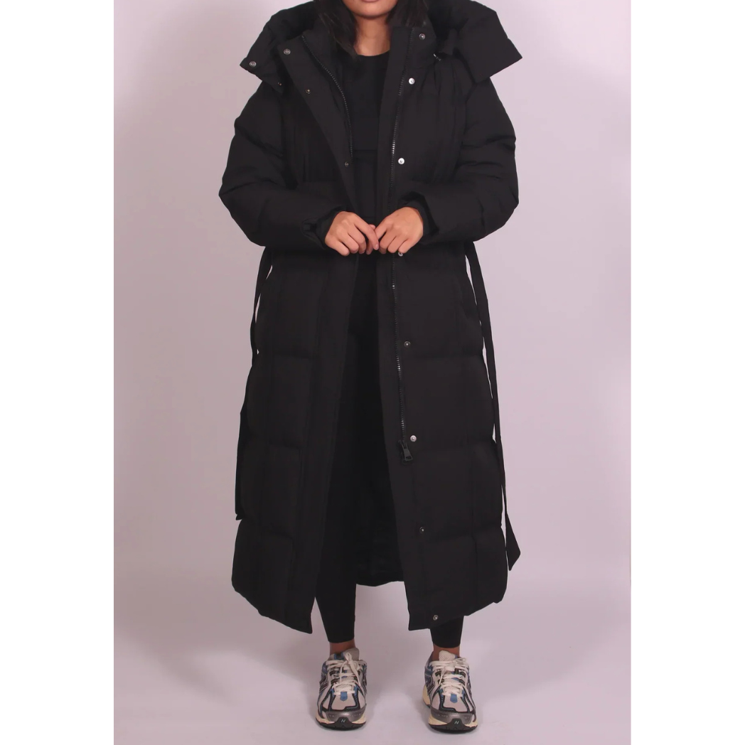 dugi puffer kaput s pojasom